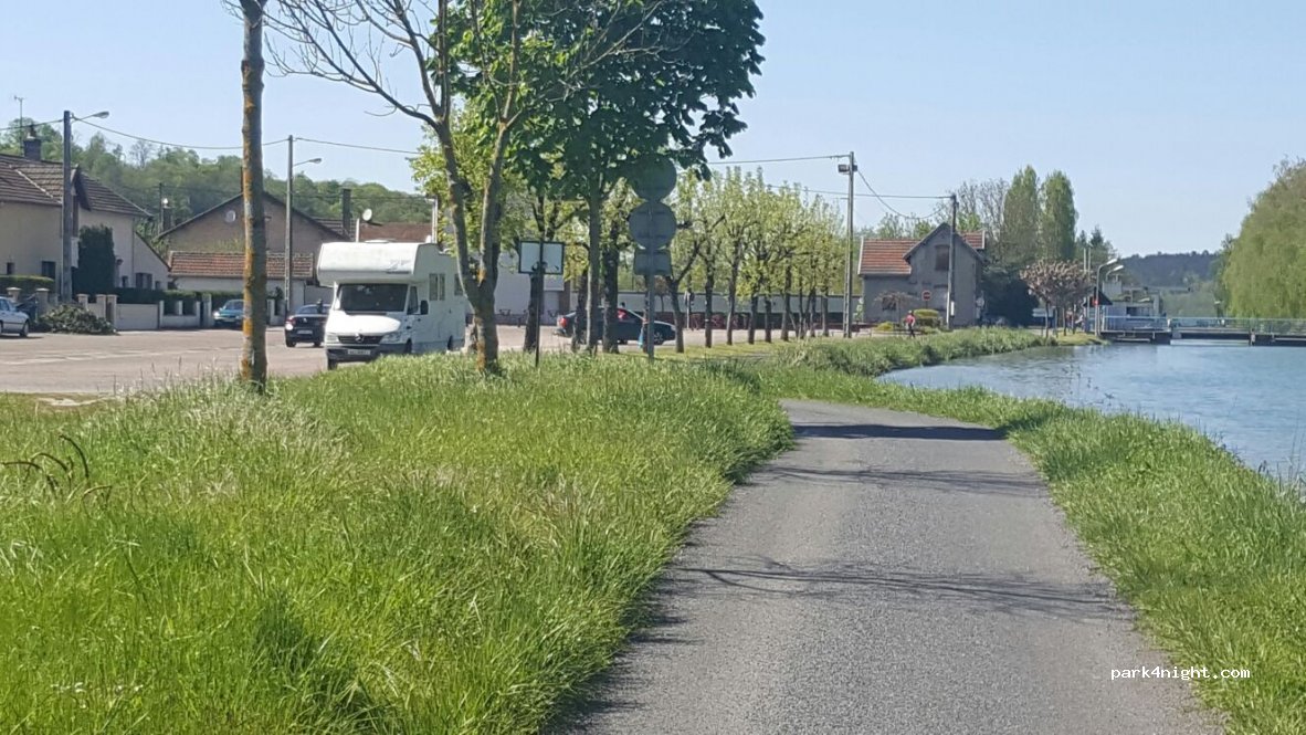 (52170) Bayard-sur-Marne - 15 Rue de la Gare — foto 3