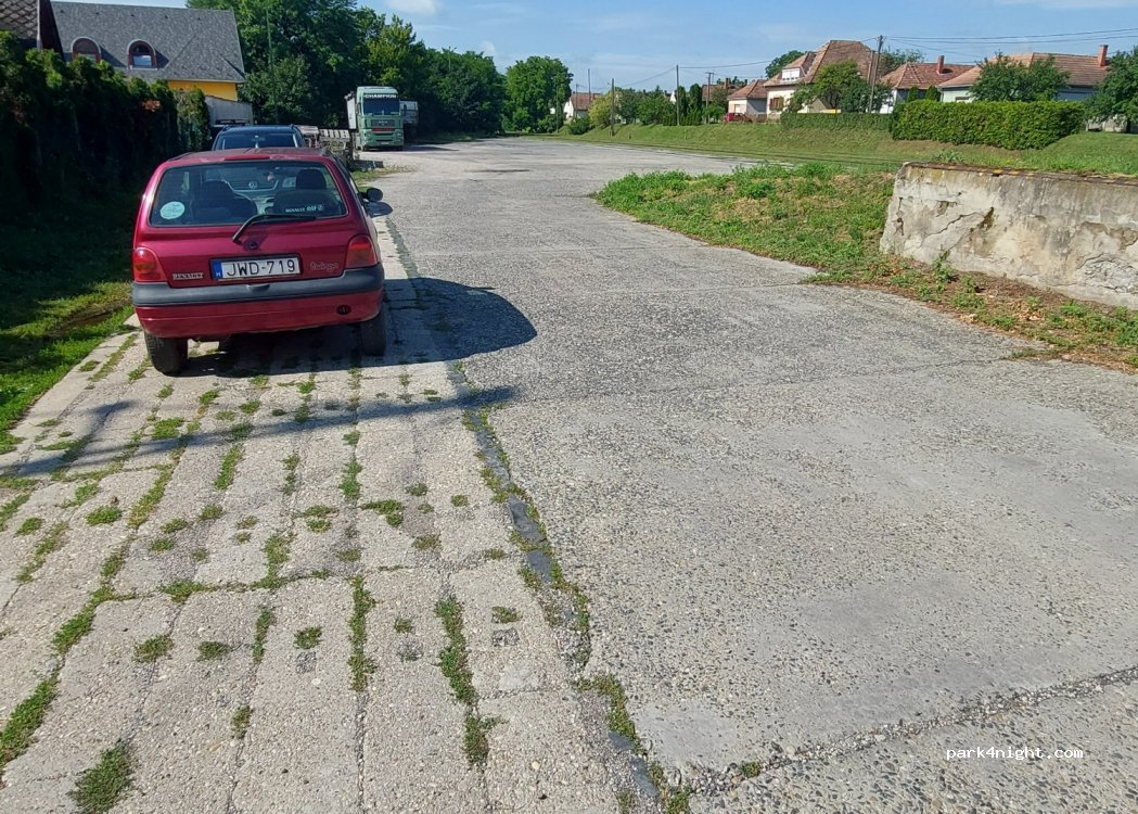 (8391) Sármellék - 316 Dózsa György utca — foto