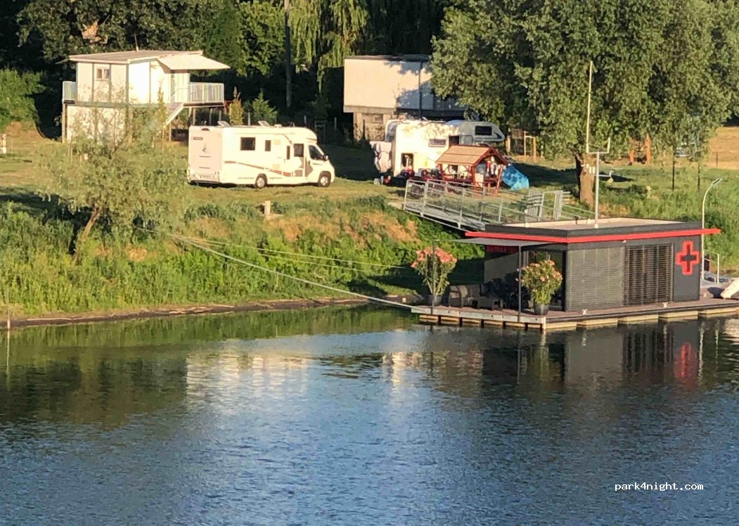 Tisza Camping & Kalandpark — foto