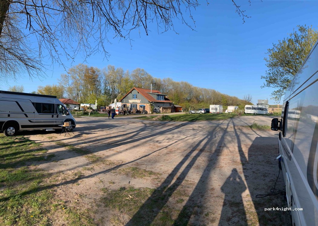 Sanddornstrand Wohnmobilstellplatz — foto 2