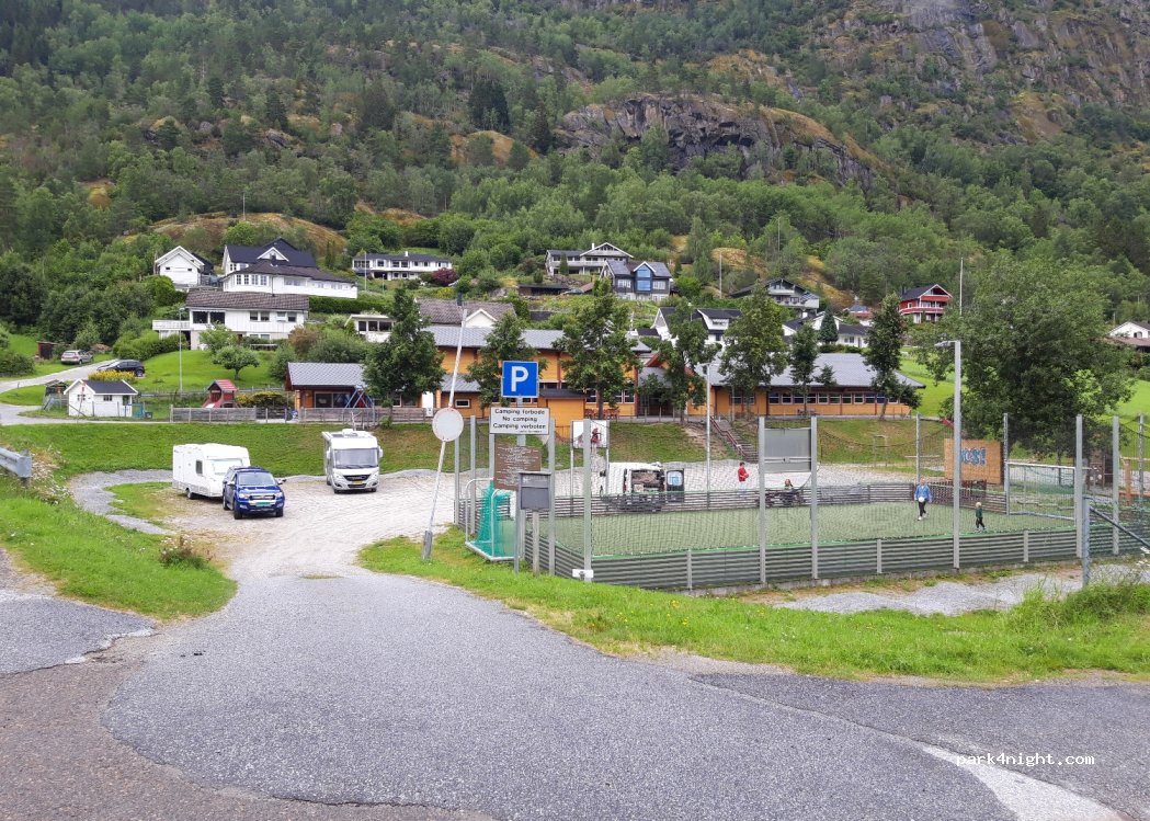 (6879) Solvorn - 2 Løteigane — foto 2