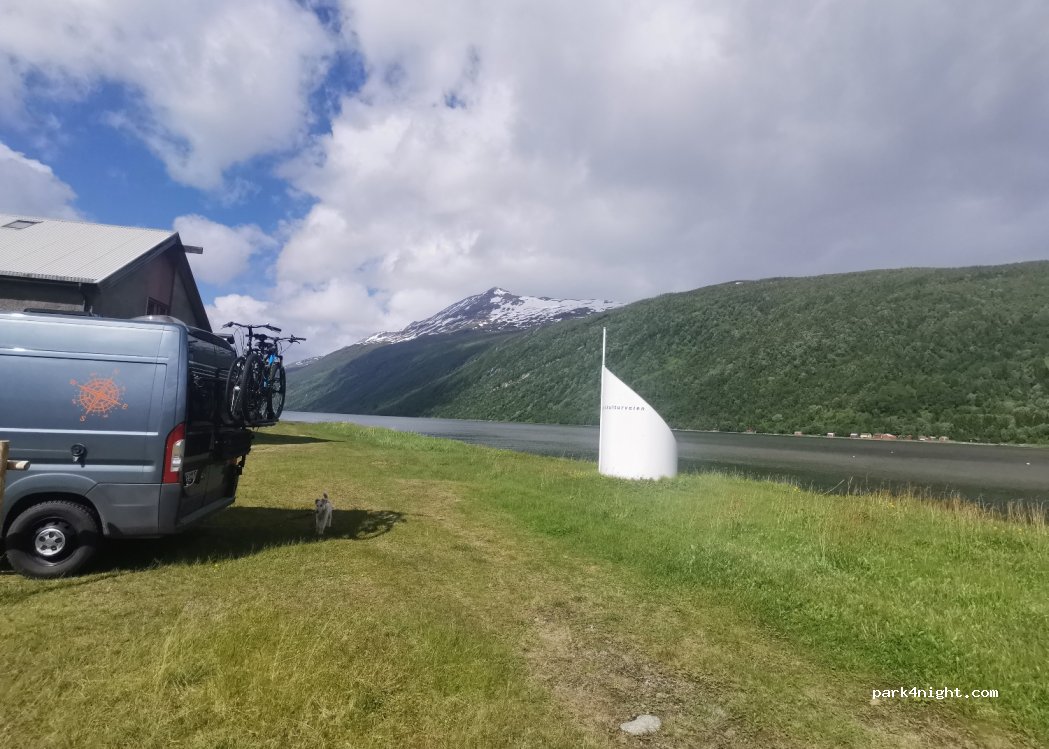 (9470) Gratangen - 23 Kaptein Nyquists Vei — foto 2