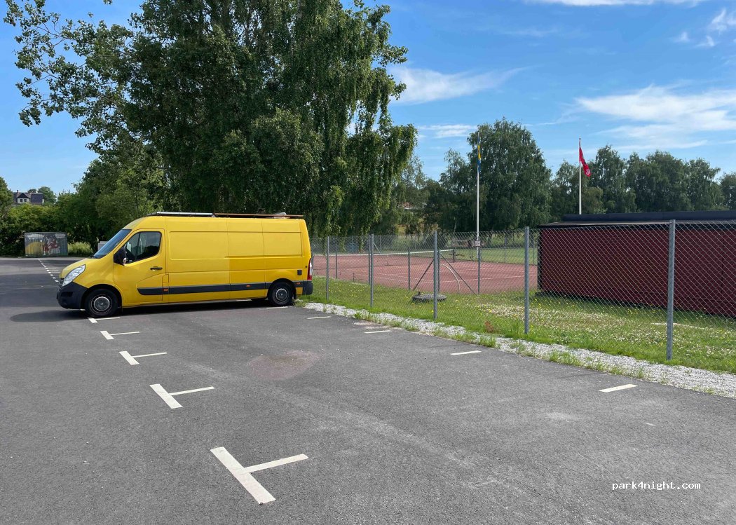 (247 95) Hällestad - Byvägen — foto