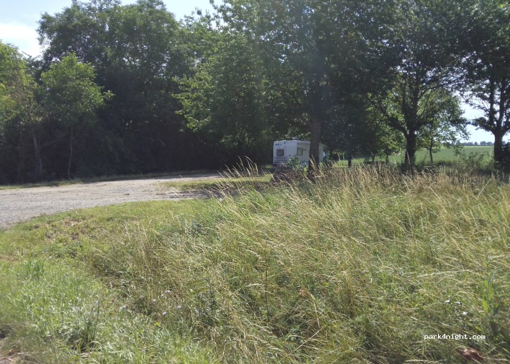 (63260) Saint-Genès-du-Retz - D93 — foto 2
