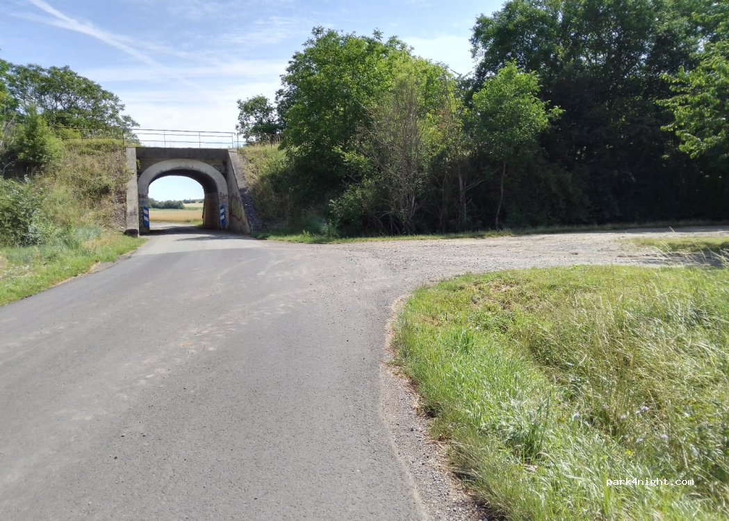 (63260) Saint-Genès-du-Retz - D93 — foto 3