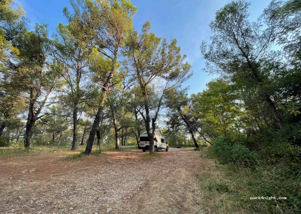 (23420) Raštević - Unnamed Road — foto