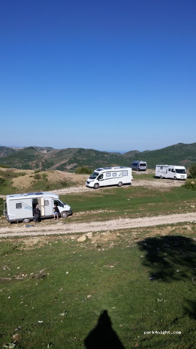 () Gllavë - Unnamed Road — foto 2