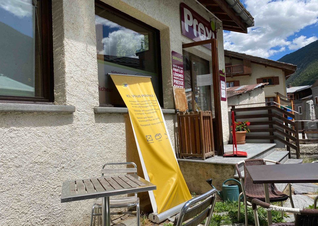 (73500) Val-Cenis - 1 Place Saint-Colomban — foto