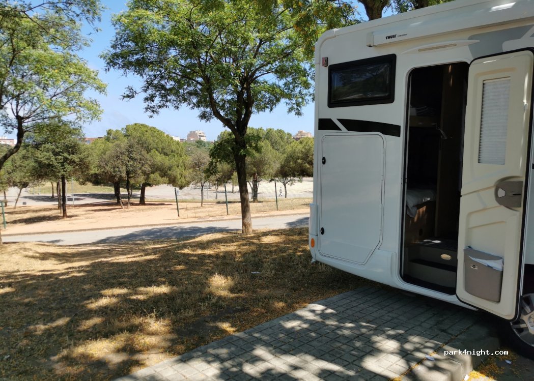 (08917) Badalona - 49 Travessera de Montigalà — foto