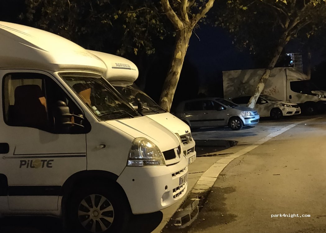 (08917) Badalona - 49 Travessera de Montigalà — foto 3