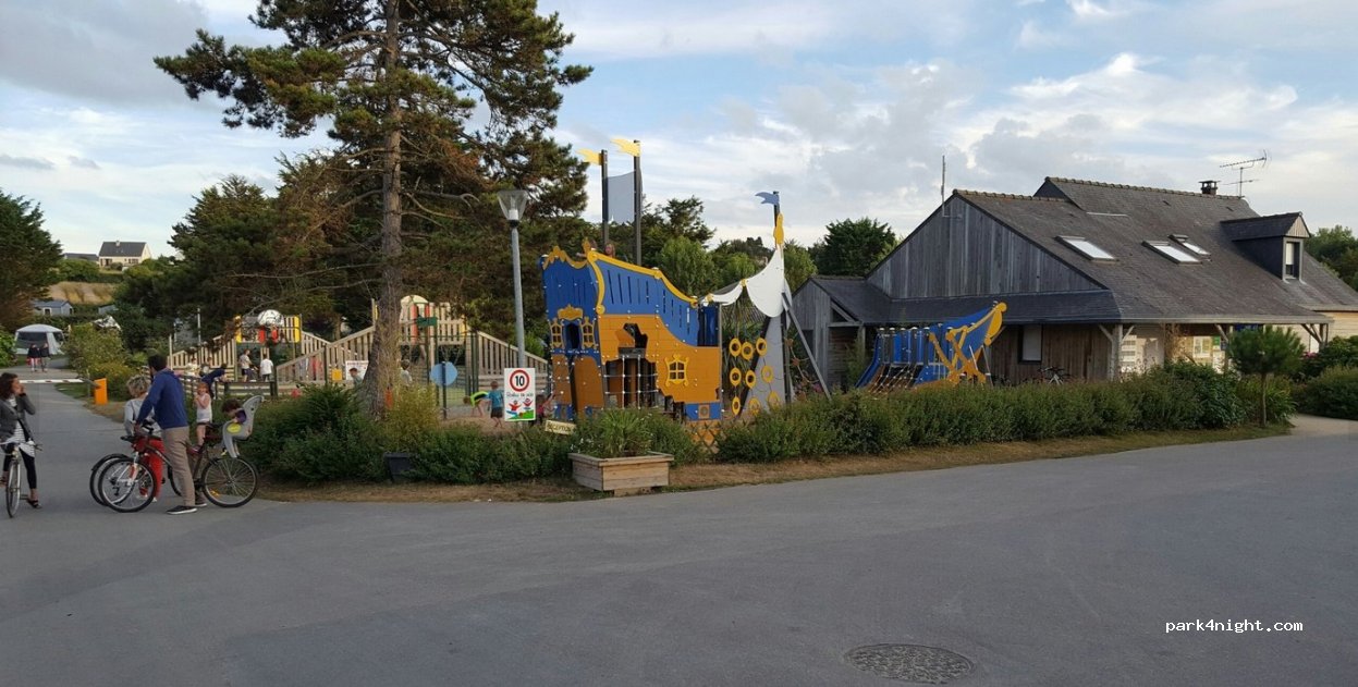 Camping Capfun Longchamp — foto