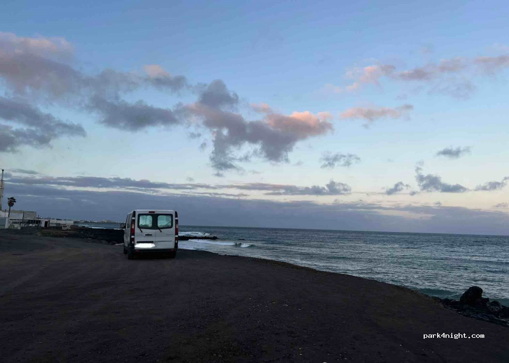 (35500) Arrecife - 138 Carretera las Caletas — foto 3