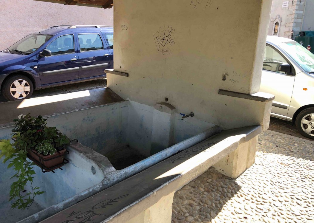 (38062) Arco - 8 Piazza Trento — foto