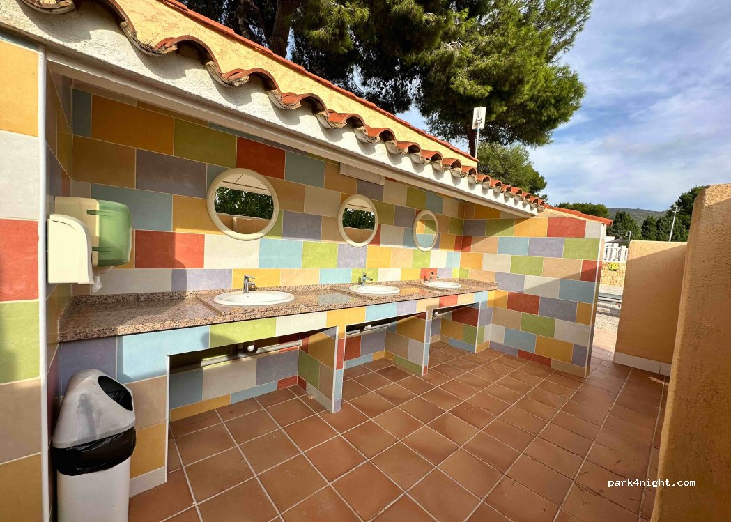 Camping Benidorm Bungalows — foto 3