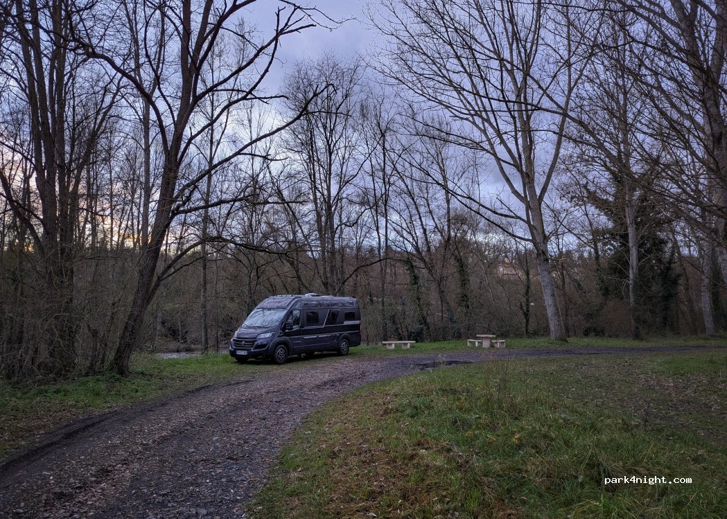 (63570) Auzat-la-Combelle - Unnamed Road — foto 3