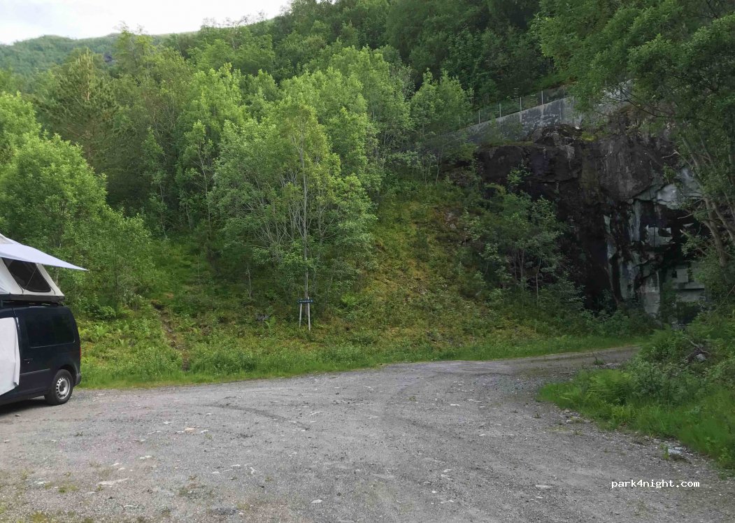 (6633) Gjemnes - Unnamed Road — foto