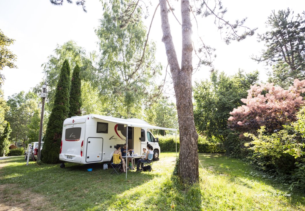 Camping Huttopia Lac d'Aiguebelette — foto