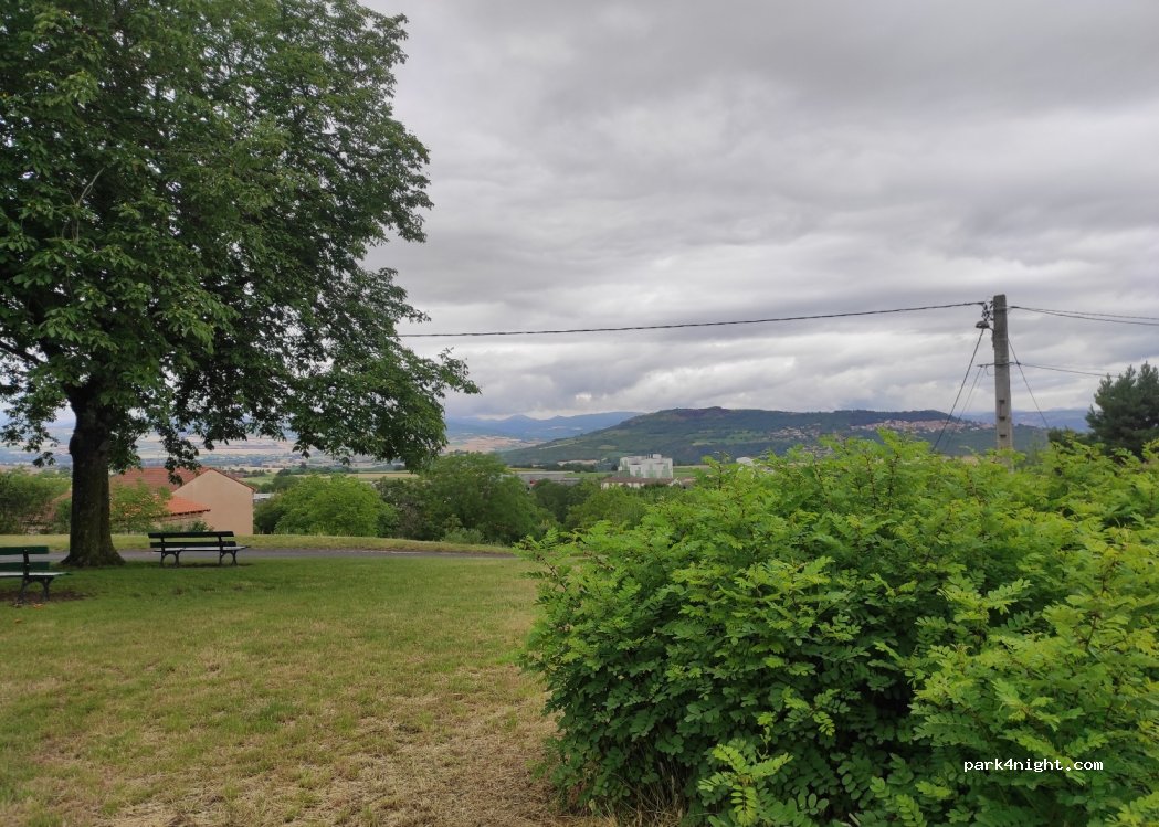 (63270) Vic-le-Comte - 12 Place de la Croix du Vent — foto