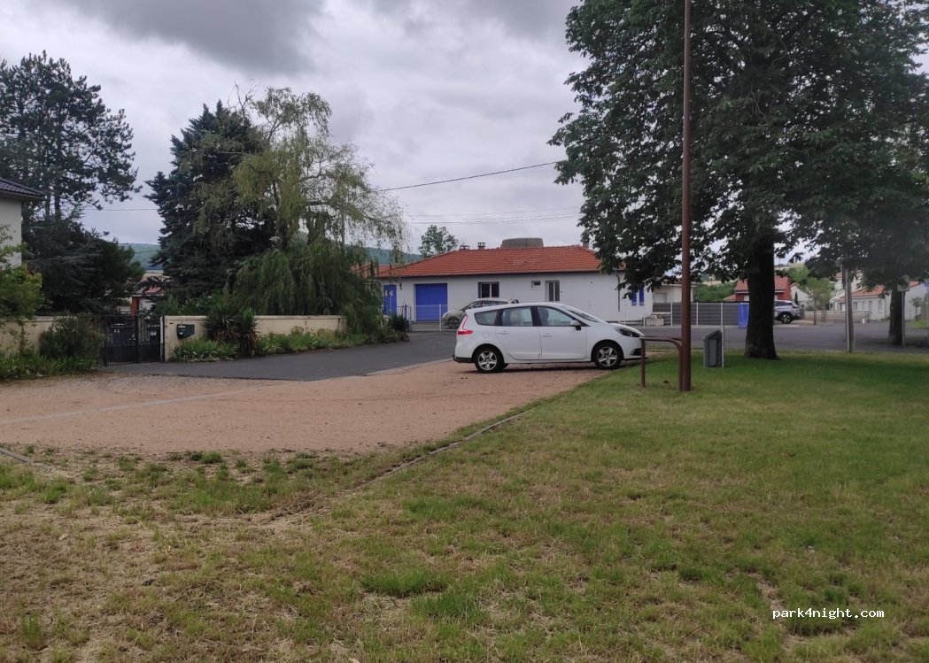 (63270) Vic-le-Comte - 12 Place de la Croix du Vent — foto 2
