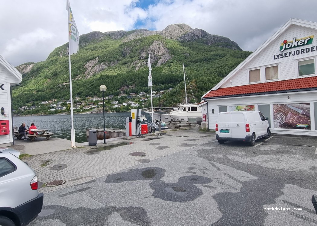 (4110) Forsand - 68 Bergevikvegen — foto