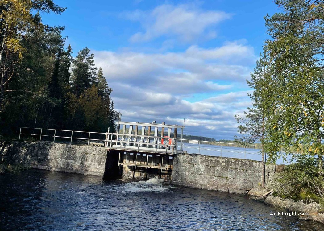 (890 54) Trehörningsjö - Unnamed road — foto 3