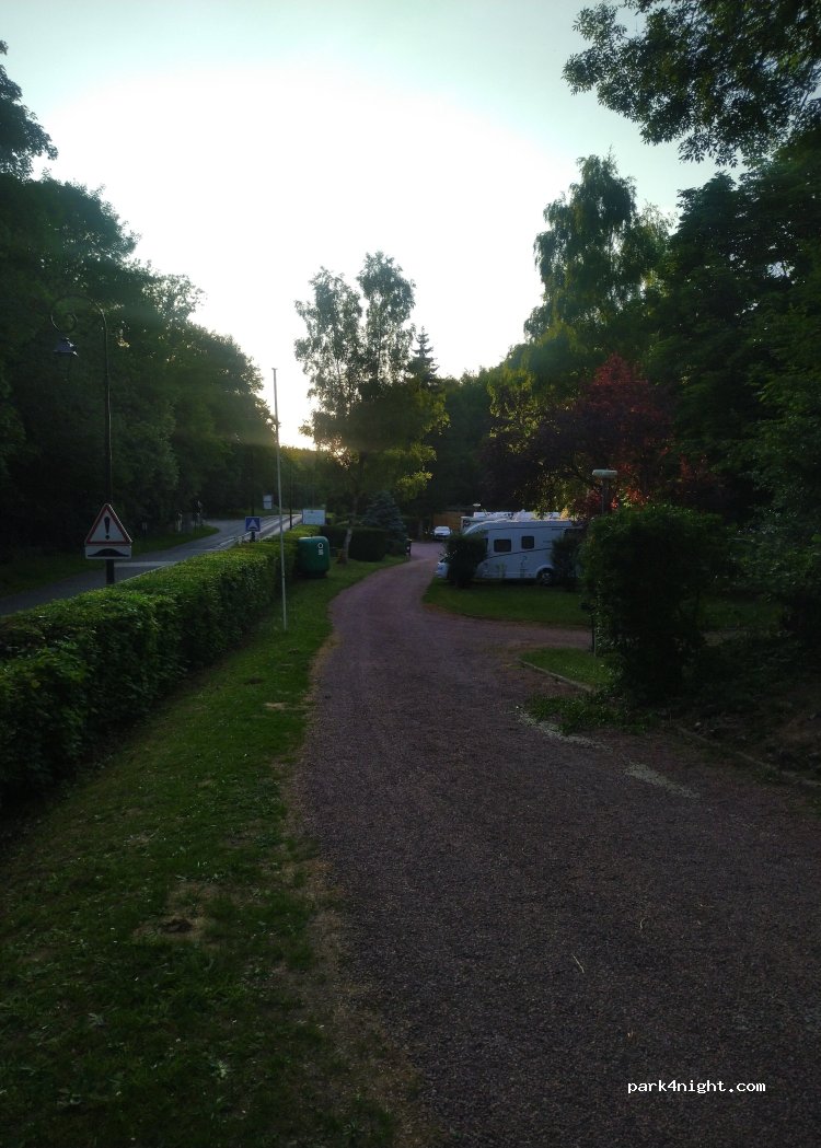 Camping et Hébergements Insolites Le Coeur de la Forêt — foto 5