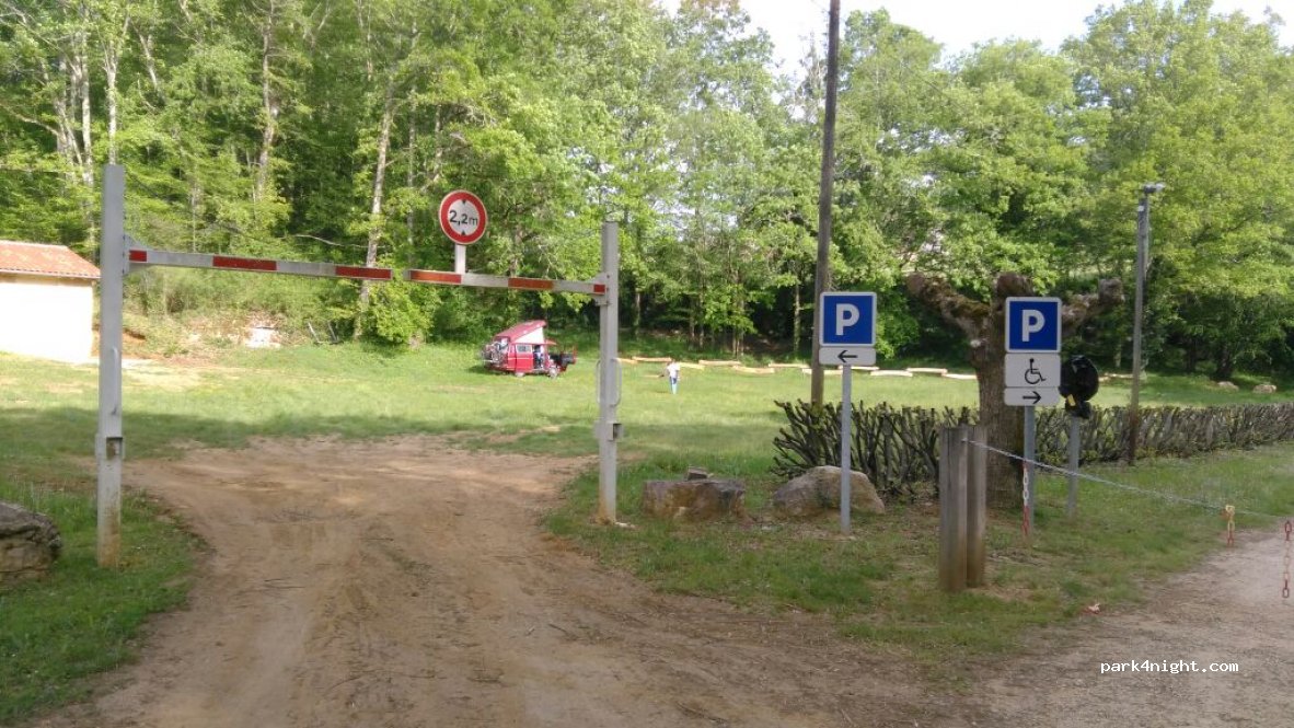 (46250) Frayssinet-le-Gélat - D673 — foto 2
