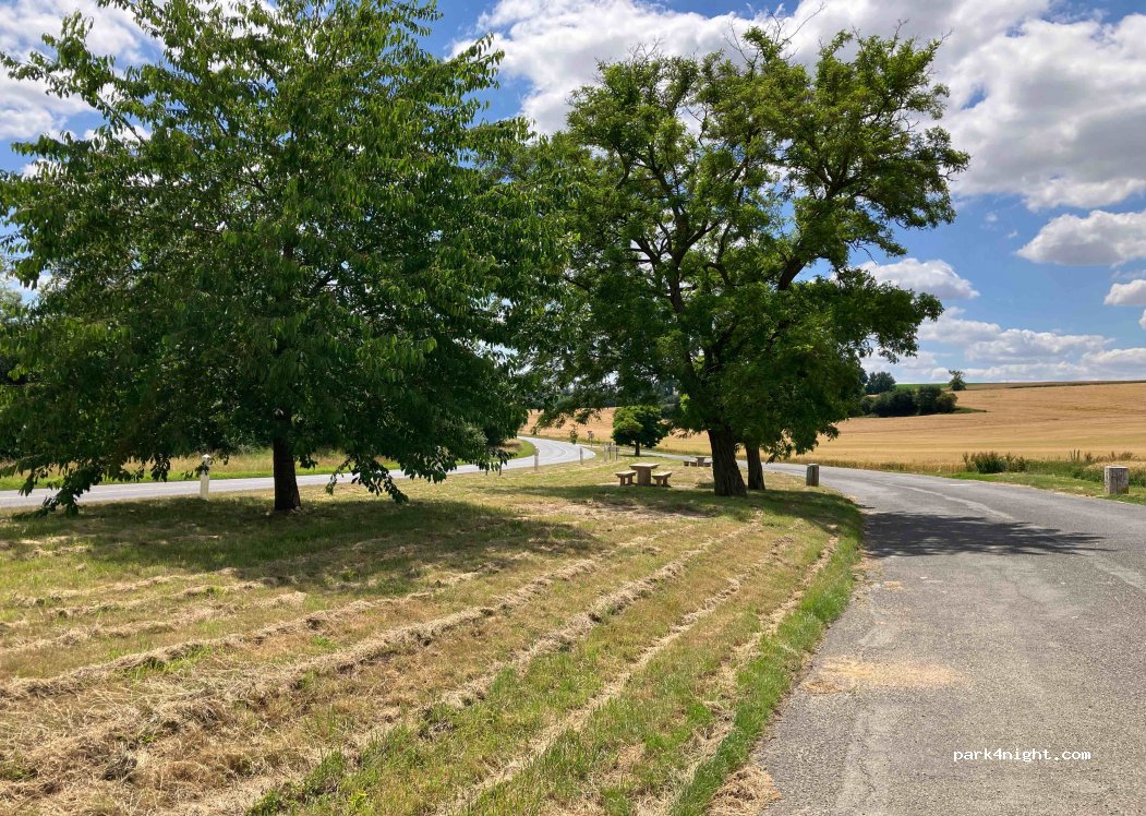 (60690) Fontaine-Lavaganne - Unnamed road — foto 2