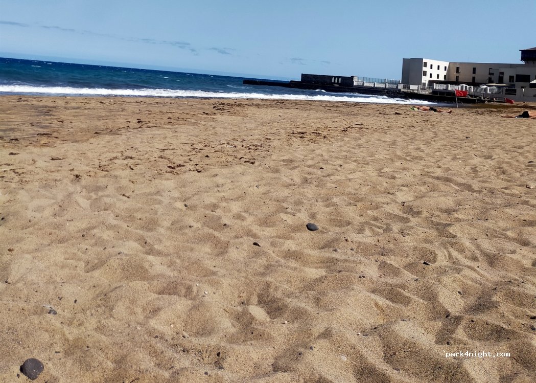 (35600) Puerto del Rosario - 41 Carretera Playa Blanca — foto 3