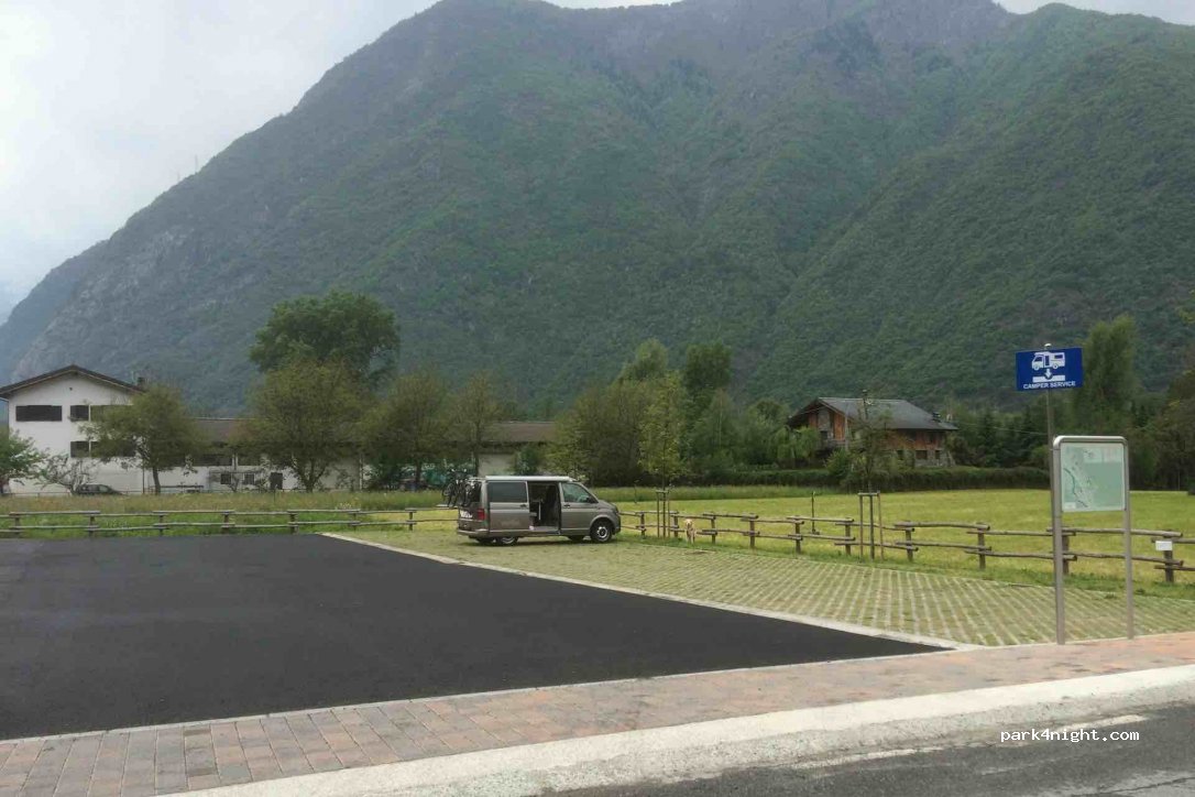 (11020) Arnad - 49 Strada Statale 26 della Valle d'Aosta — foto