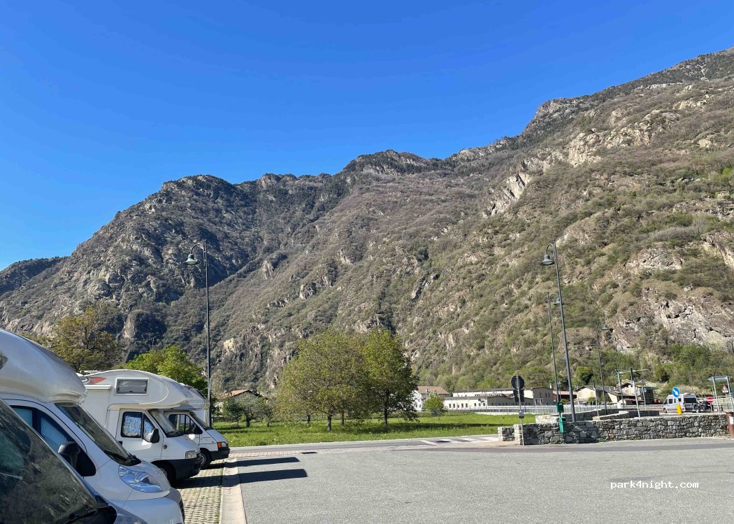 (11020) Arnad - 49 Strada Statale 26 della Valle d'Aosta — foto 4