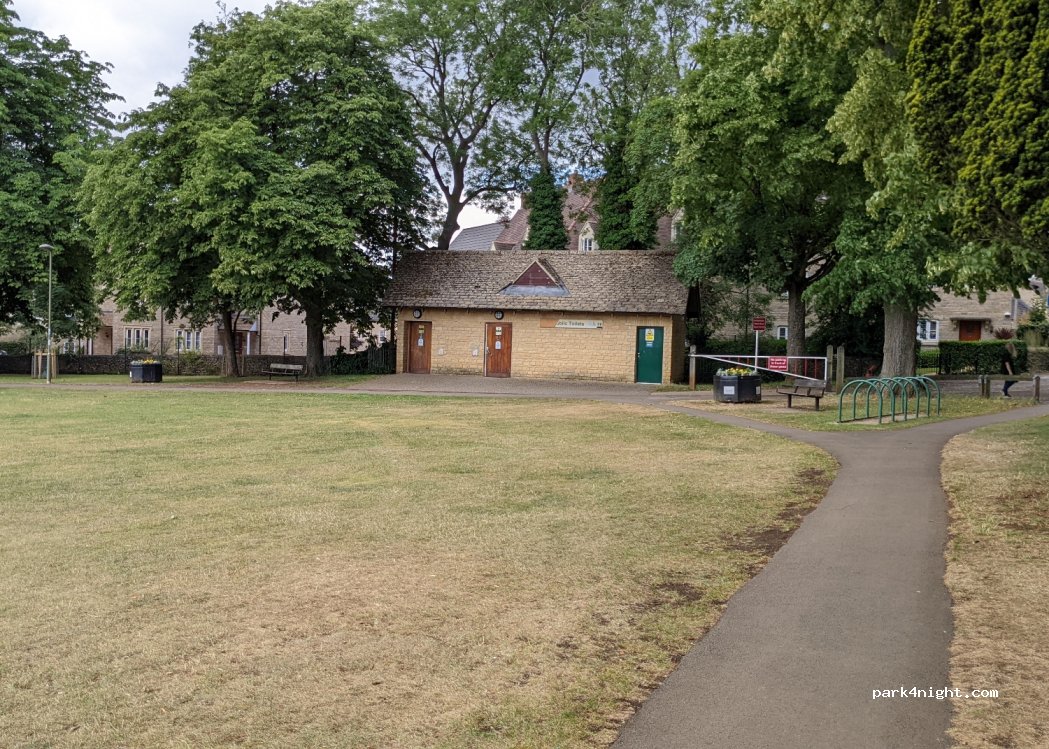 (OX28 4DH) Witney - 2 The Leys — foto