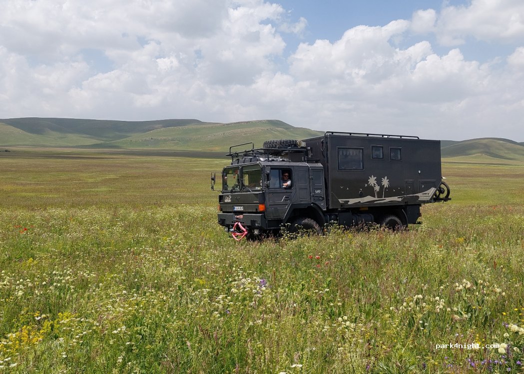 (3601) Nshkhark - Unnamed Road — foto