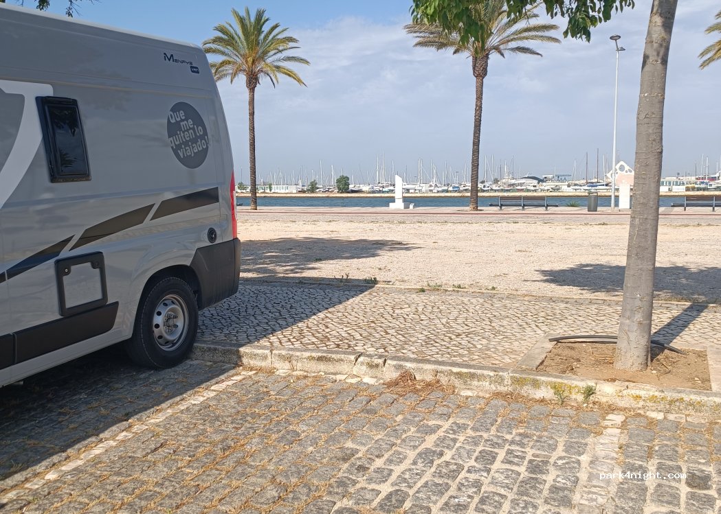 (8500-503) Portimão - R. Gonçalo Nascimento — foto 5