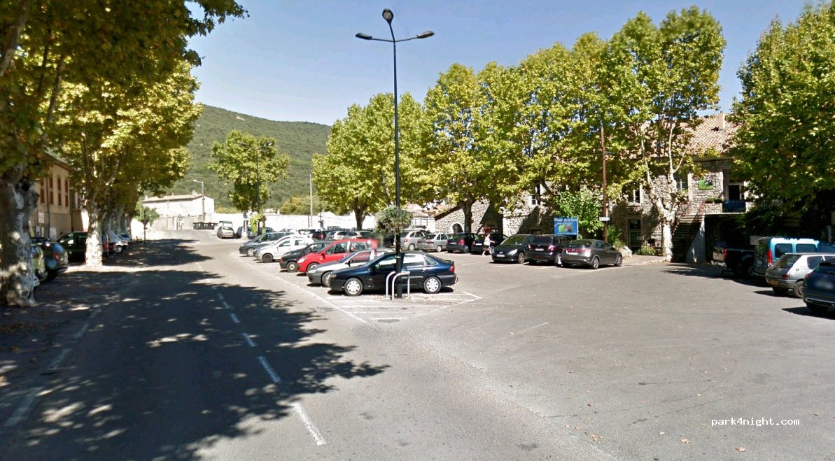 (30170) Saint-Hippolyte-du-Fort - 2 Place du 8 Mai — foto