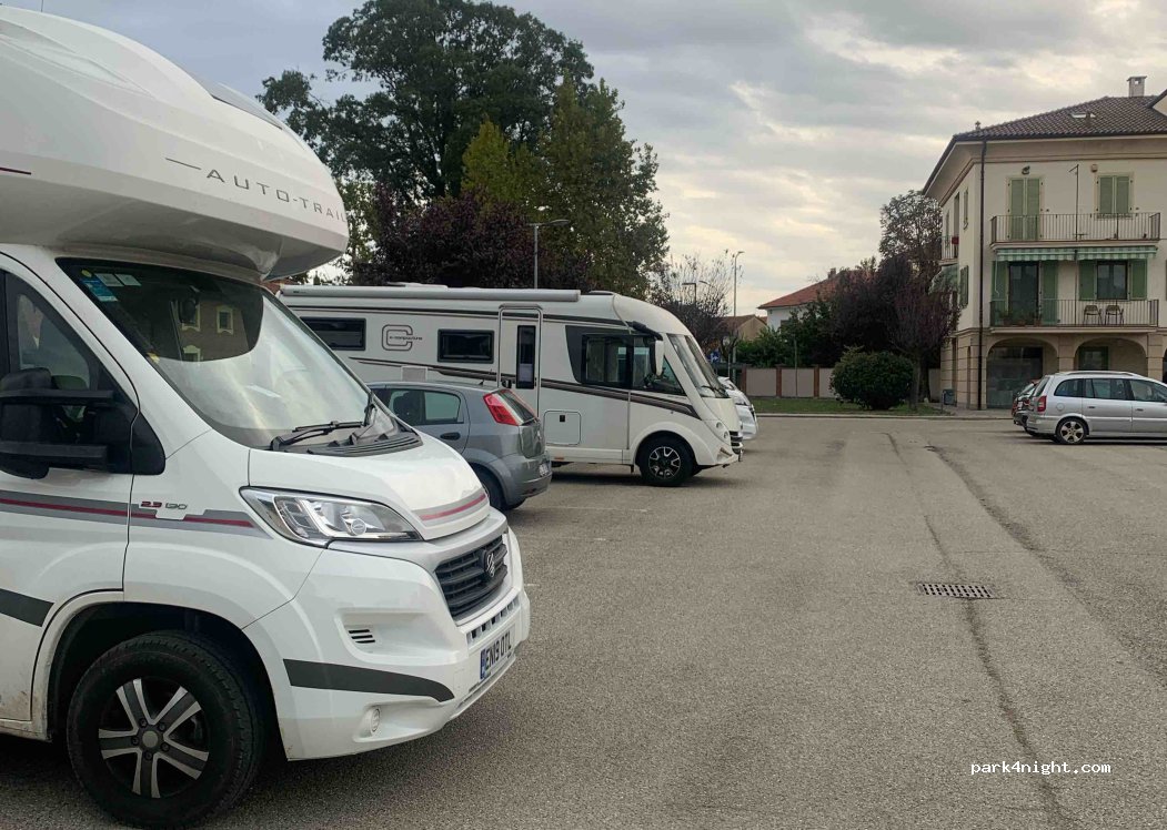 (14019) Villanova d'Asti - 4 Piazzale Giuseppe Garibaldi — foto 2