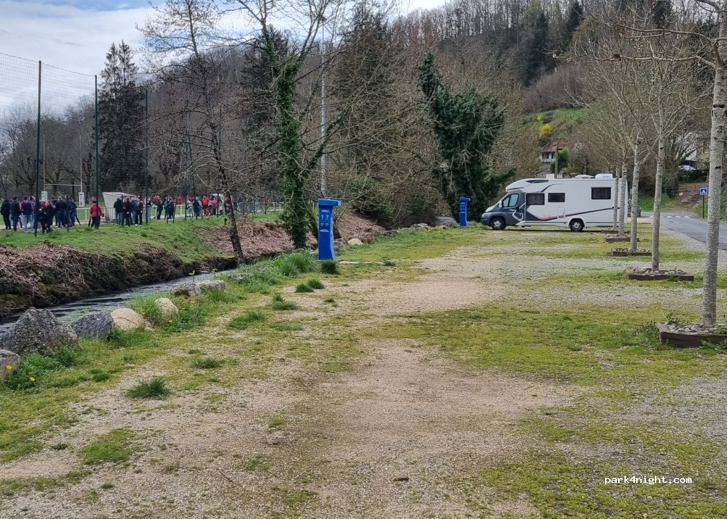 Aire d'accueil de camping-cars Beaulieu-sur-Dordogne — foto 3