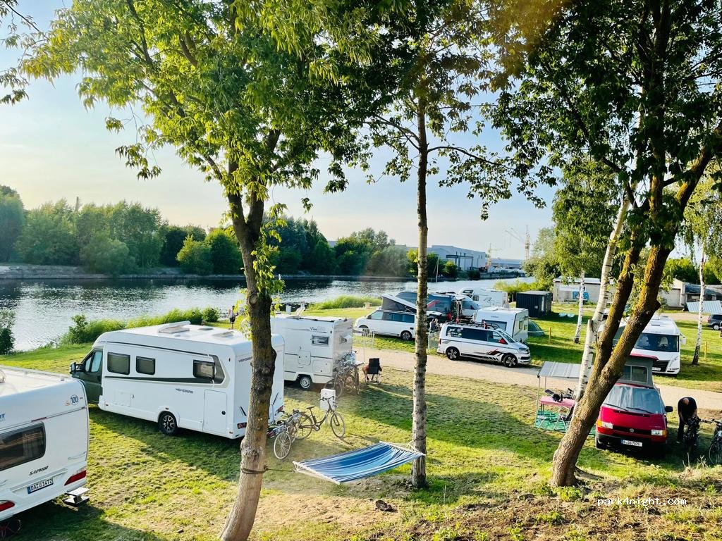 Riverside Camping — foto 2