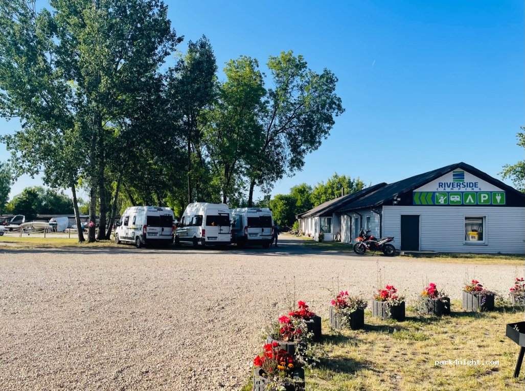 Riverside Camping — foto 5