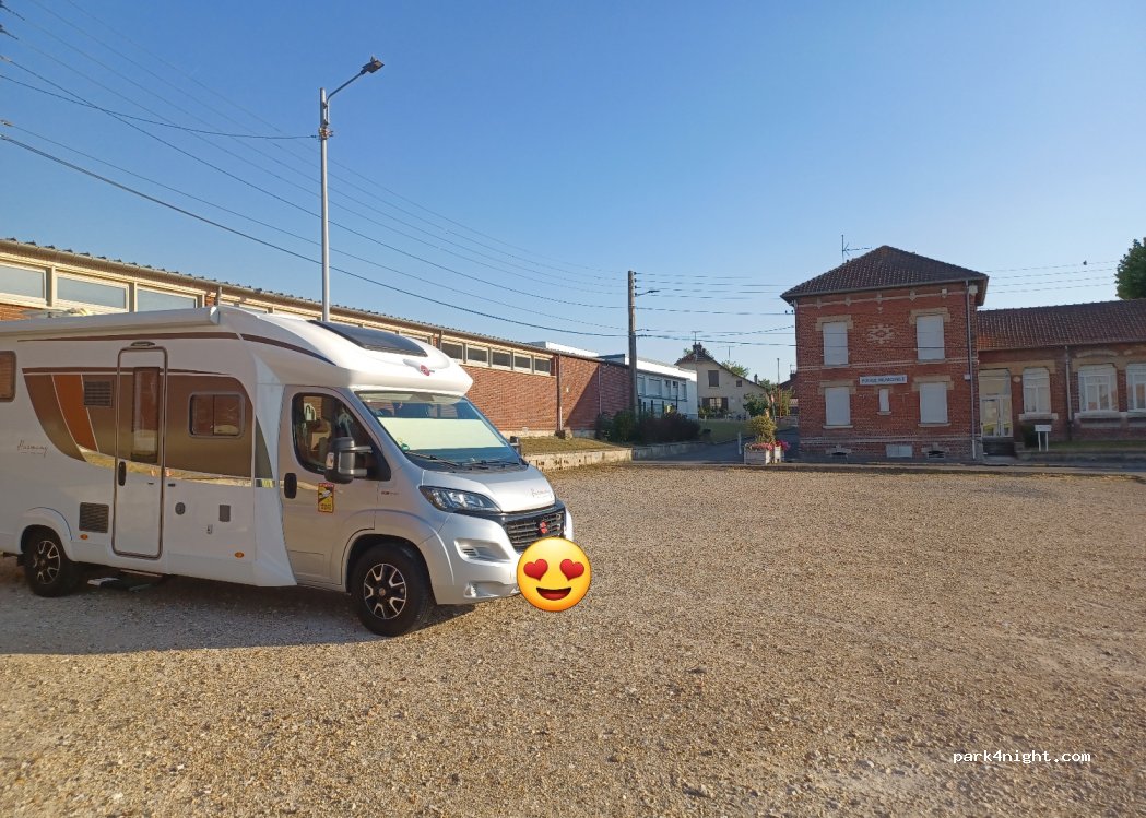 (80330) Longueau - 9 Place Louis Prot — foto 2
