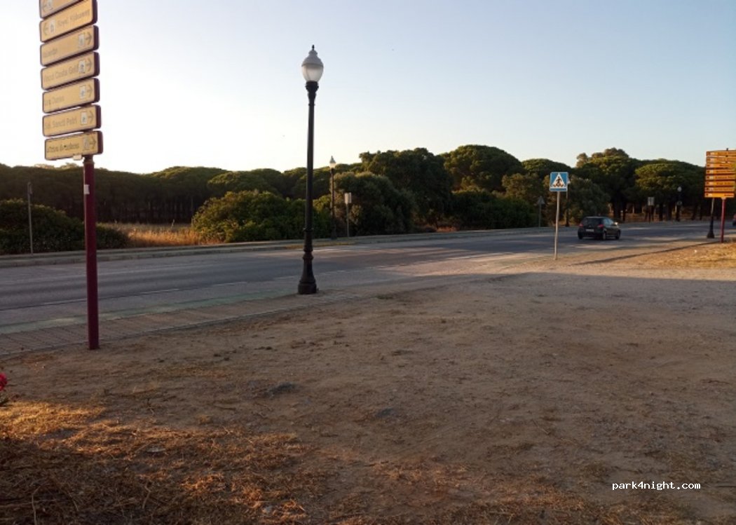 (11139) Chiclana de la Frontera, Andalusia - 5D Avenida Octavio Augusto — foto 2