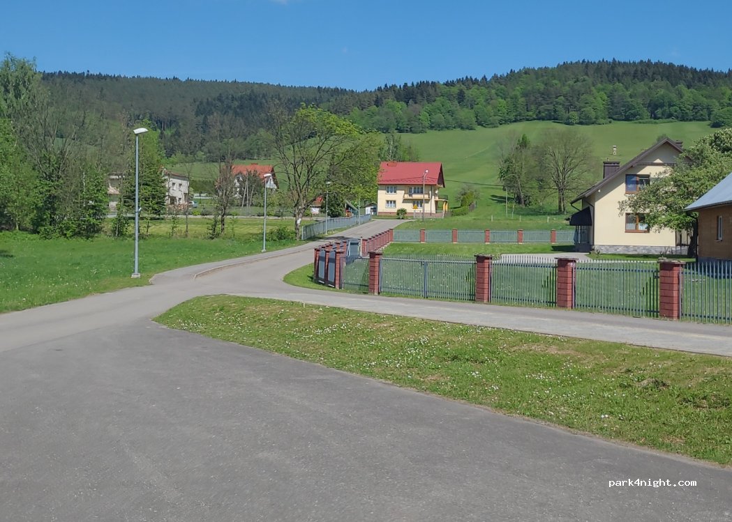 (38-315) Śnietnica - Unnamed Road — foto 2