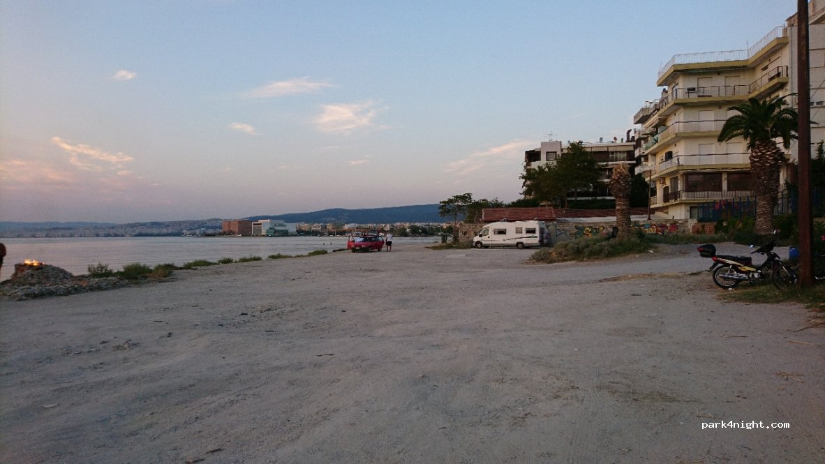 (551 31) Kalamaria - 92-96 Themistokli Sofouli — foto