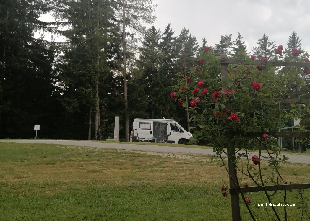 Camper stop Resnik — foto