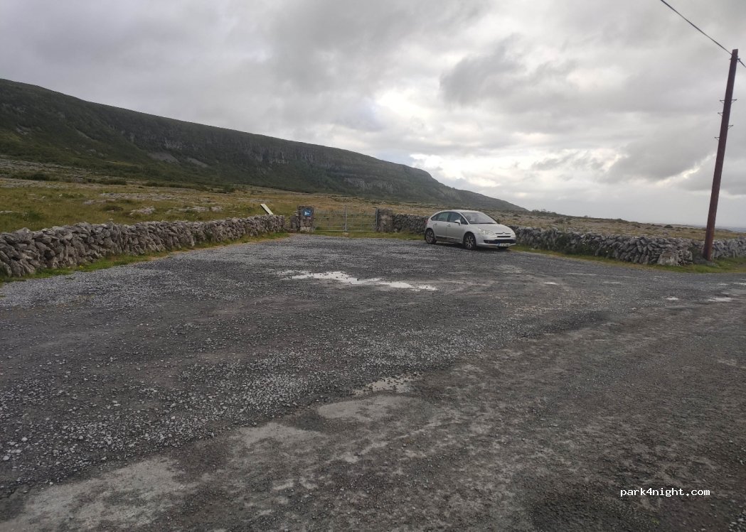 (V95) Pollack - Unnamed Road — foto