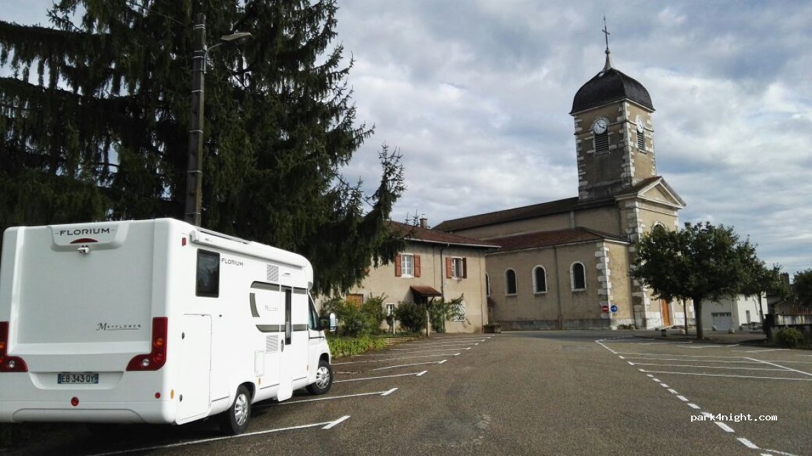 (01370) Saint-Étienne-du-Bois - 90 Rue de l'Église — foto 2