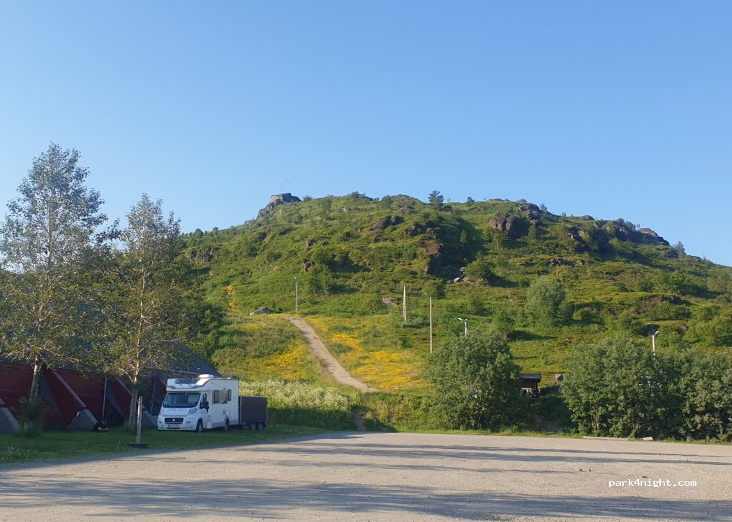 (8370) Leknes - 100 Sentralbaneveien — foto