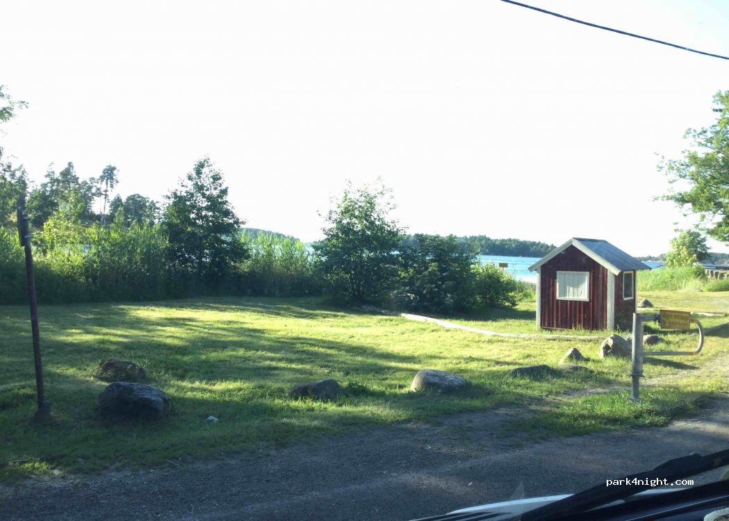 (139 90) Värmdö - 108 Lillsvedsvägen — foto