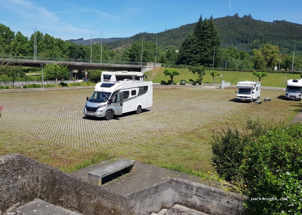 Parque de Pernoita de Autocaravanas Góis — foto 4