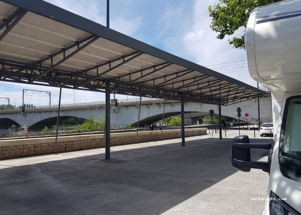 (45000) Orléans - 3 Quai du Roi — foto 2